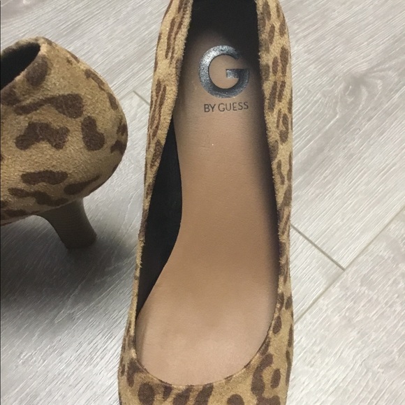 Guess cheetah print pumps - Picture 7 of 7